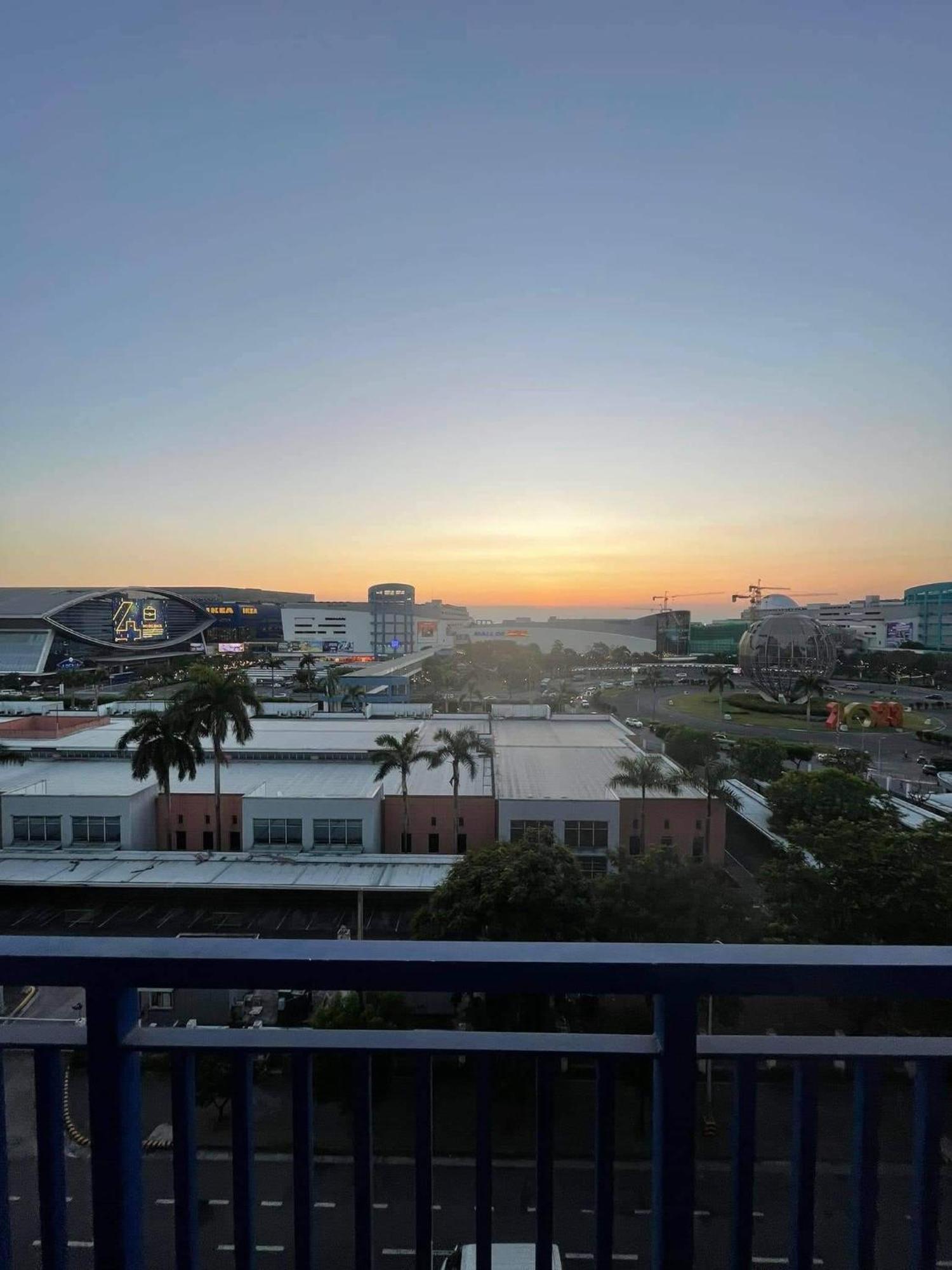 Sea Residences Near Moa And Smx Manila Exterior photo